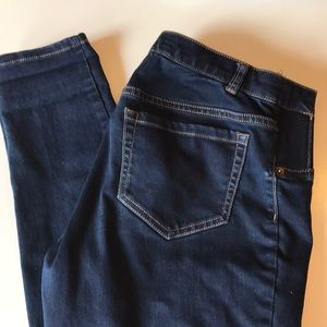 Old Navy Maternity skinny jeans
